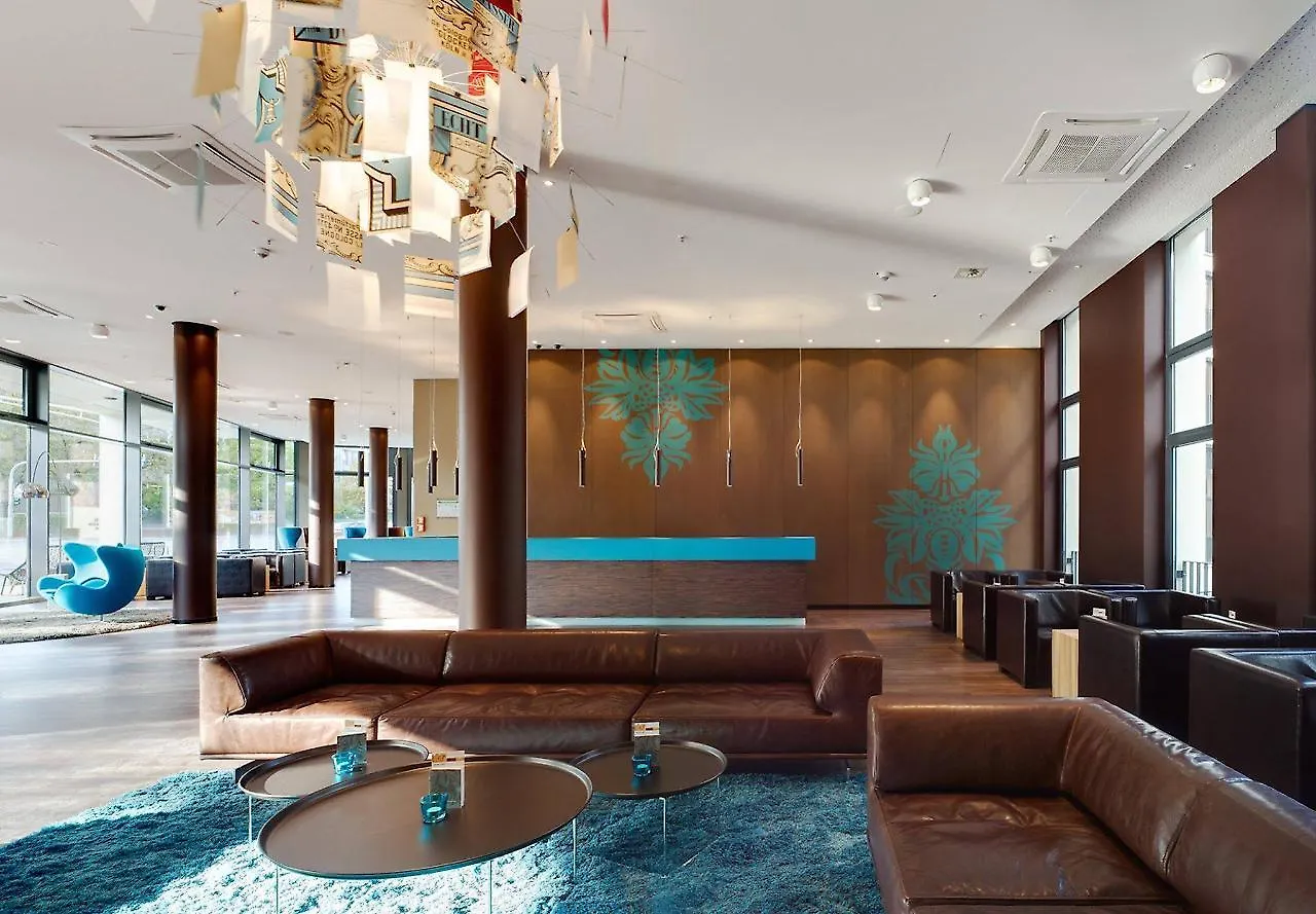 Motel One Koeln-Altstadt 3*, Кёльн