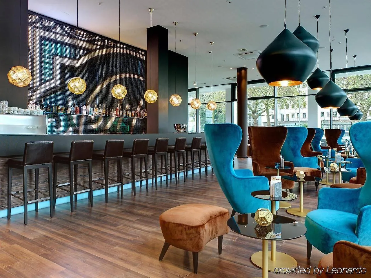 Отель Motel One Koeln-Altstadt