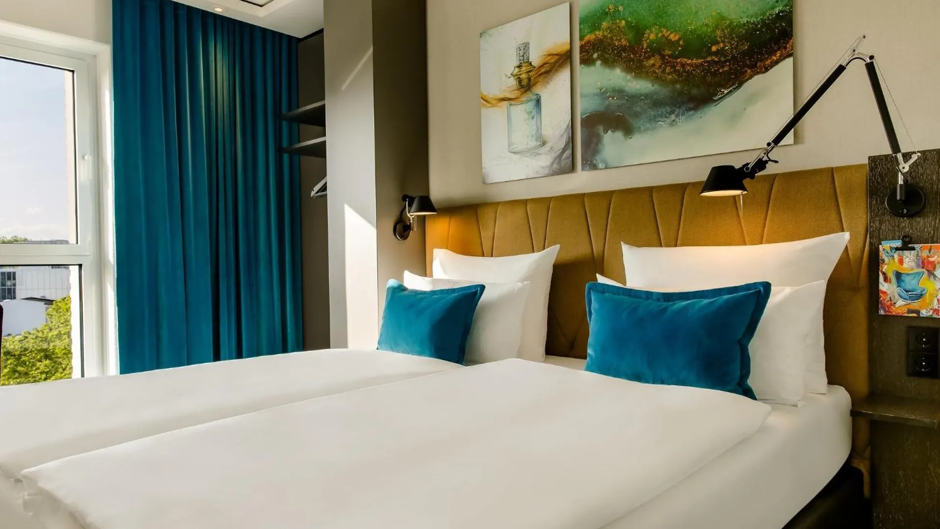 *** Отель Motel One Koeln-Altstadt Германия